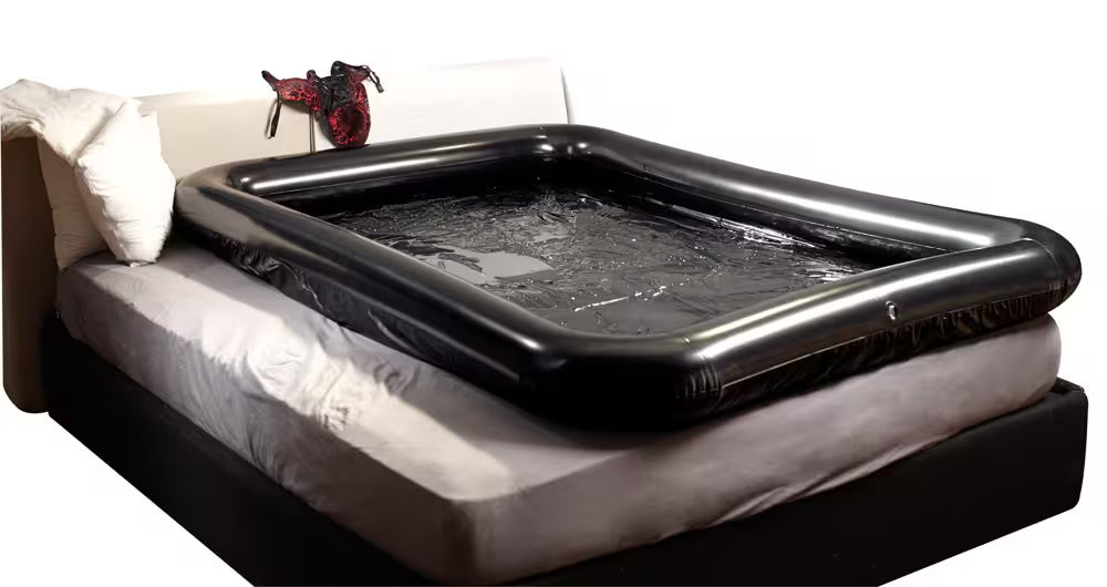 Sliding base with inflatable rim